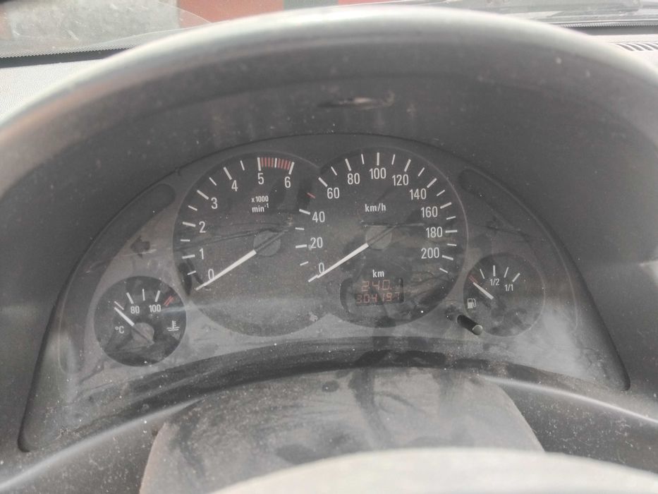 Urgente corsa 1.3 cdti 2004