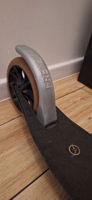 Hulajnoga miejska FRENZY 230MM dual brake recreational czarna