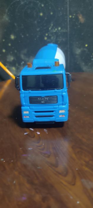 Машинка пластмасова Бетоно-змішувач