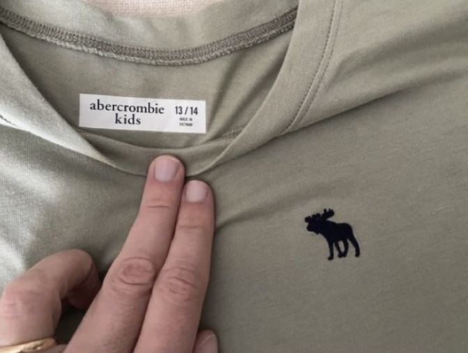 Abercrombie - 2 tshirts tamanho 13/14 anos NOVAS