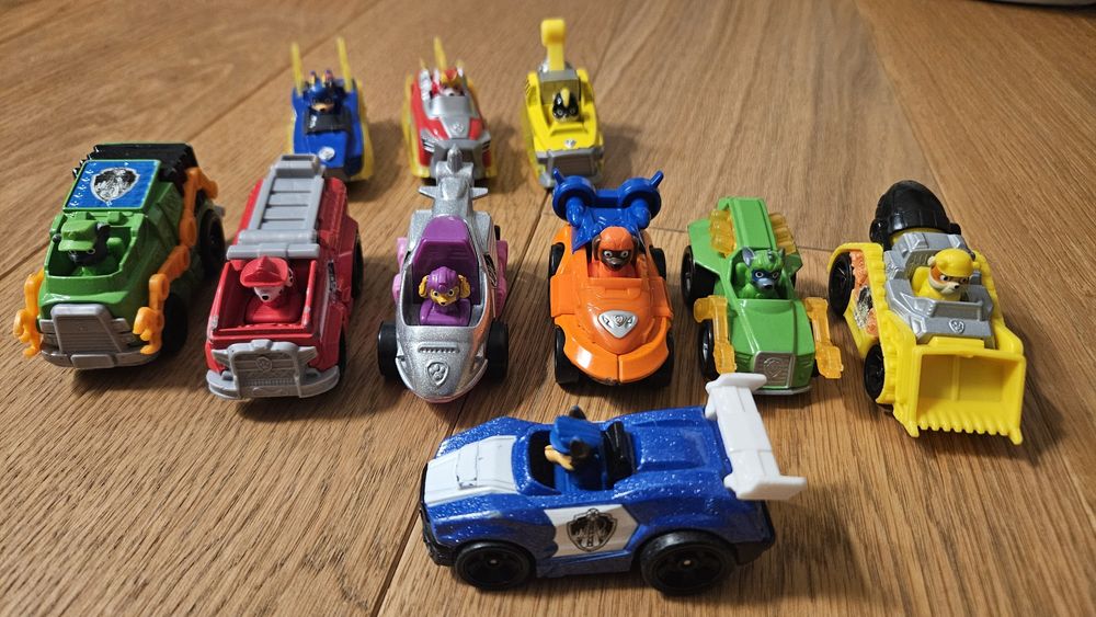 Zestaw metalowych autek z serii Psi Patrol