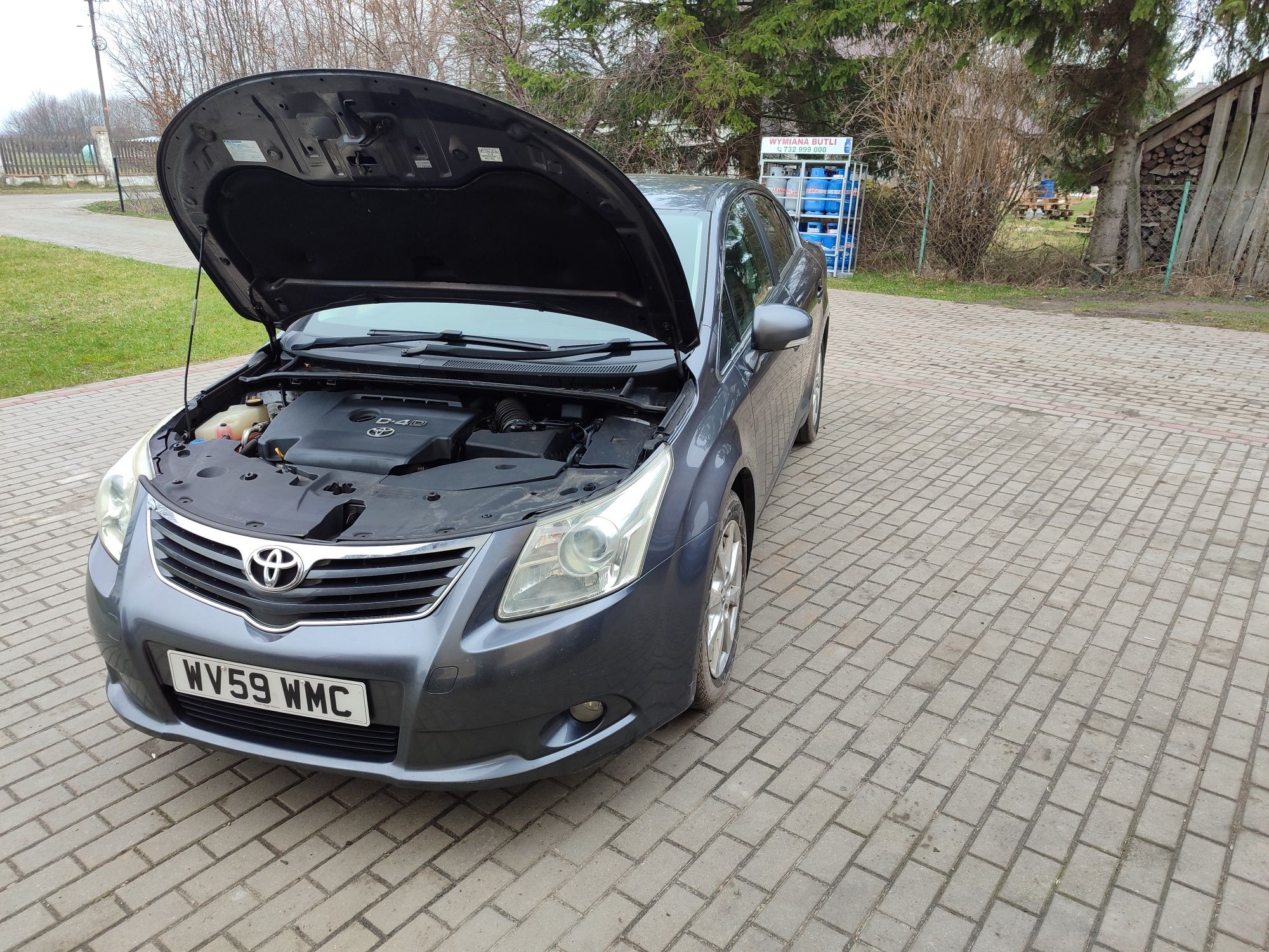 Toyota Avensis 2.2 D4D 150 koni rok 2010 ANGLIK