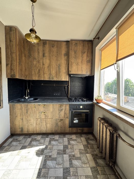 Затишна 2-кімнатна квартира 45 м², 3 поверх, вул. Довженка( Толстого)