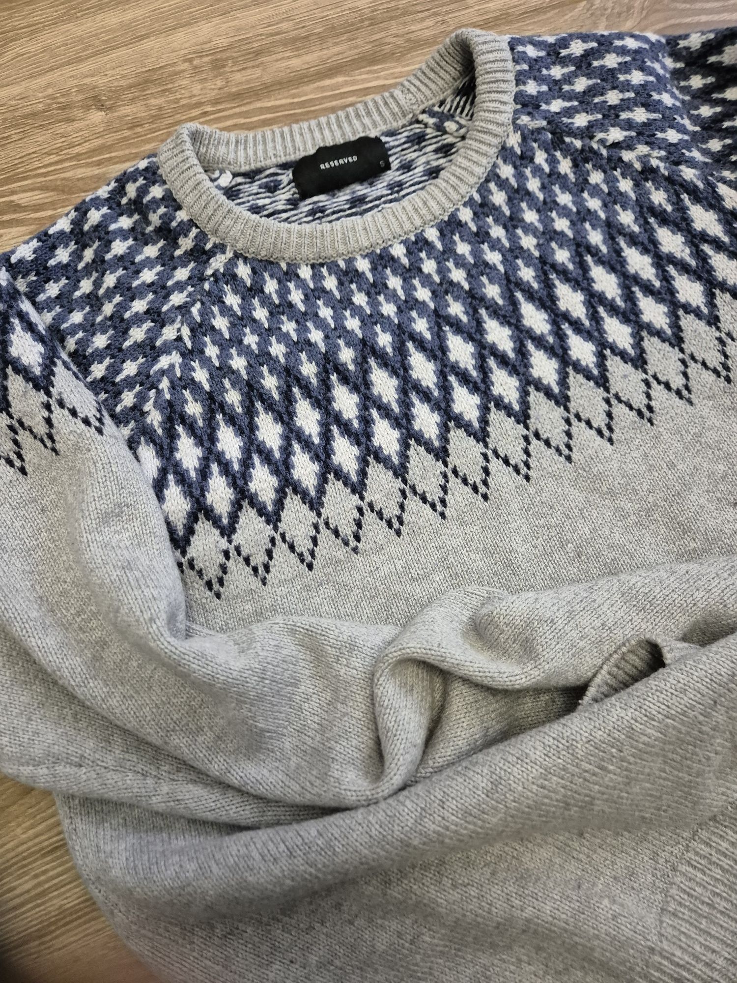Męski sweter z dodatkiem wełny