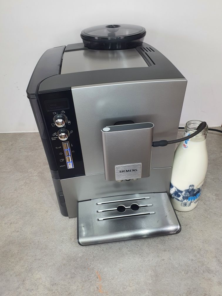 Automatyczny ekspres po konserwacji Siemens Eq.5 macchiato plus