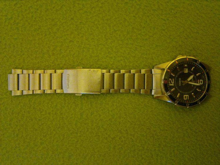 CASIO zegarek na baterie 100% sprawny