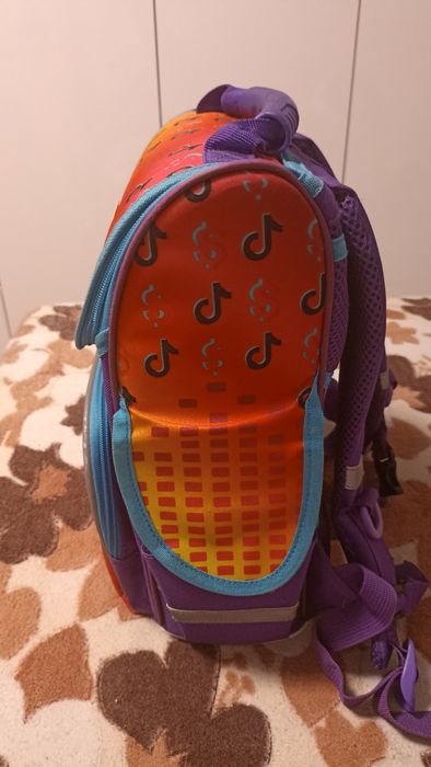 Портфель шкільний