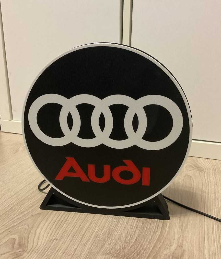 Ozdobna lampka LED Audi