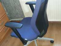 Krzesło biurowe obrotowe kolor niebieski
