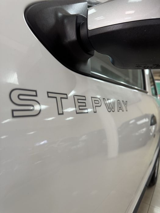 Renault Sandero Stepway 0.9i 12V АКПП 2017 р.в. (90 к.с.)