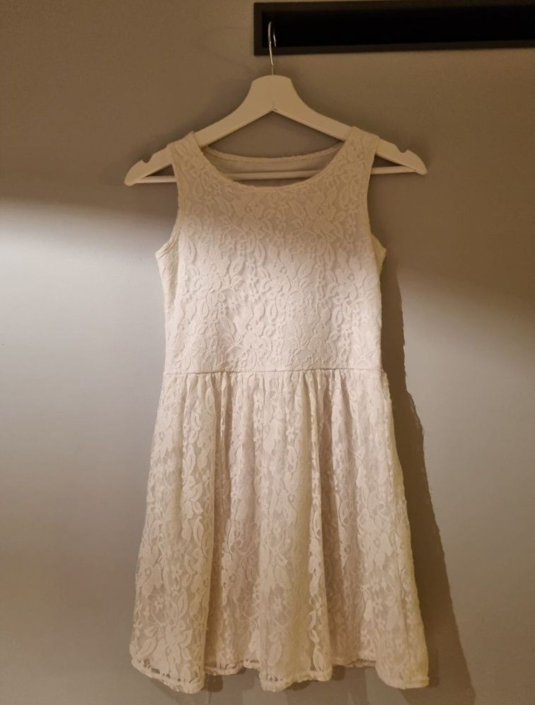 Sukienka 146 MISS E-VIE na lato koronkowa wizytowa ecru suknia
