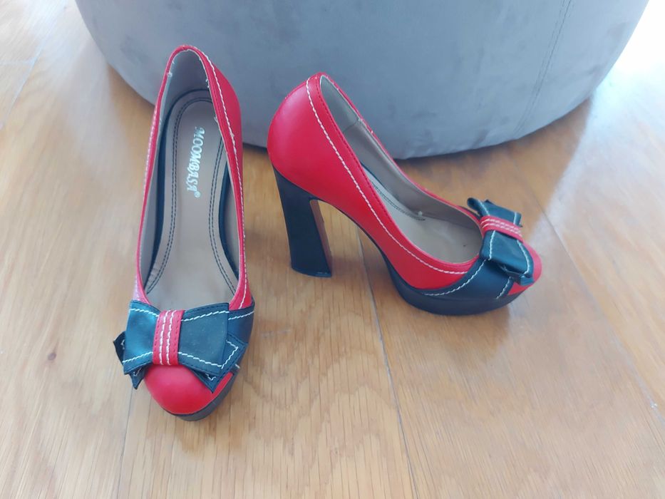 Sapatos de salto de princesa nr. 35- 7,5 euros