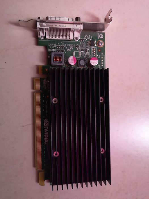 NVIDIA NVS300 Quadro Graphics Card and Cable64550646059650122