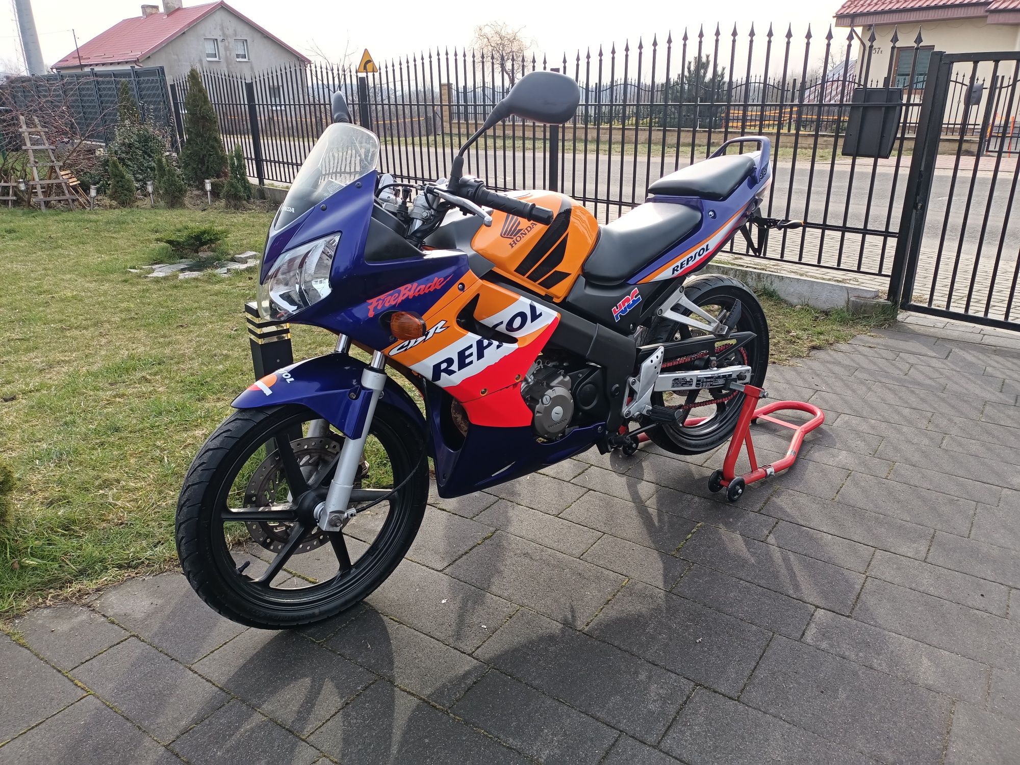 Honda CBR 125 **ZADBANA** z Niemiec kat A1 B Transport