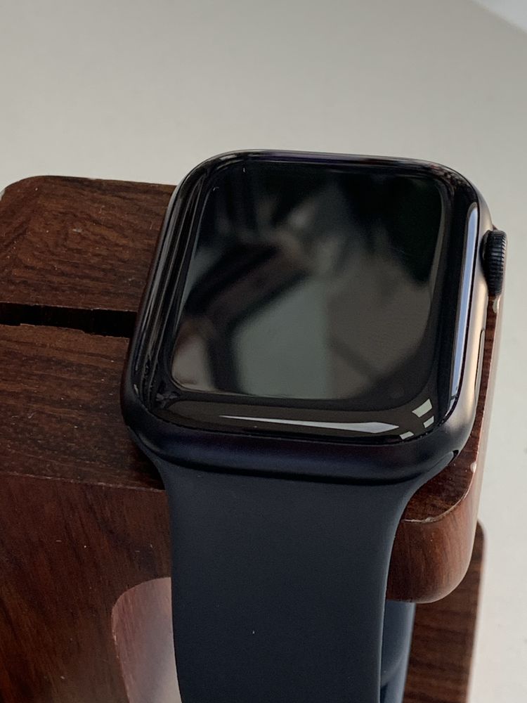 Оригінальні  apple watch series 8 45 mm midnight