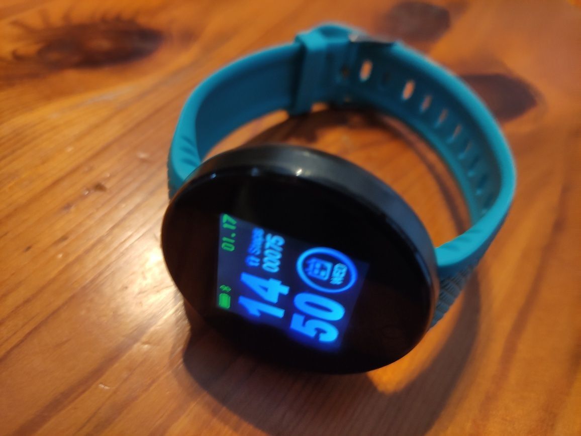 Inteligentny smartwatch z pulsometrem