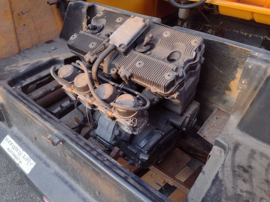 Siknik SUZUKI GSX 600F