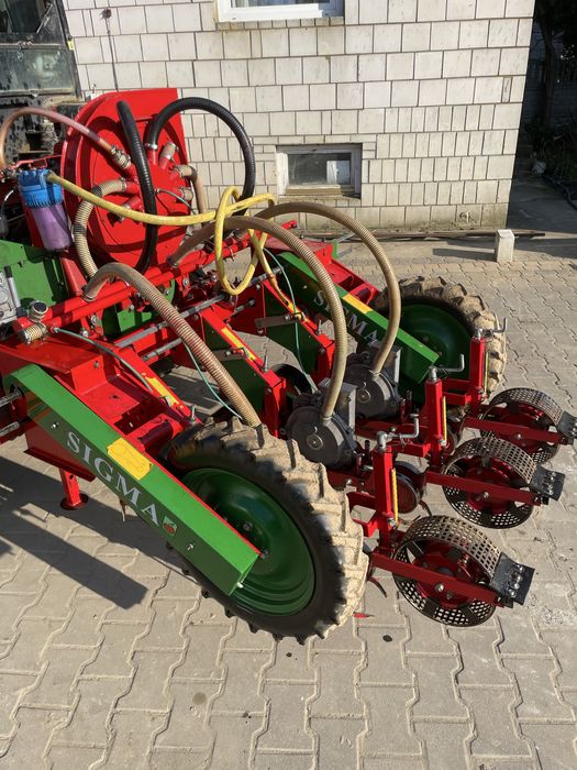 Siewnik pneumatyczny do warzyw Unia Sigma 4 sekcje