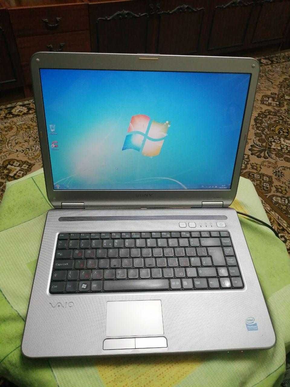 Ноутбук Sony Vaio VGN-NR38E