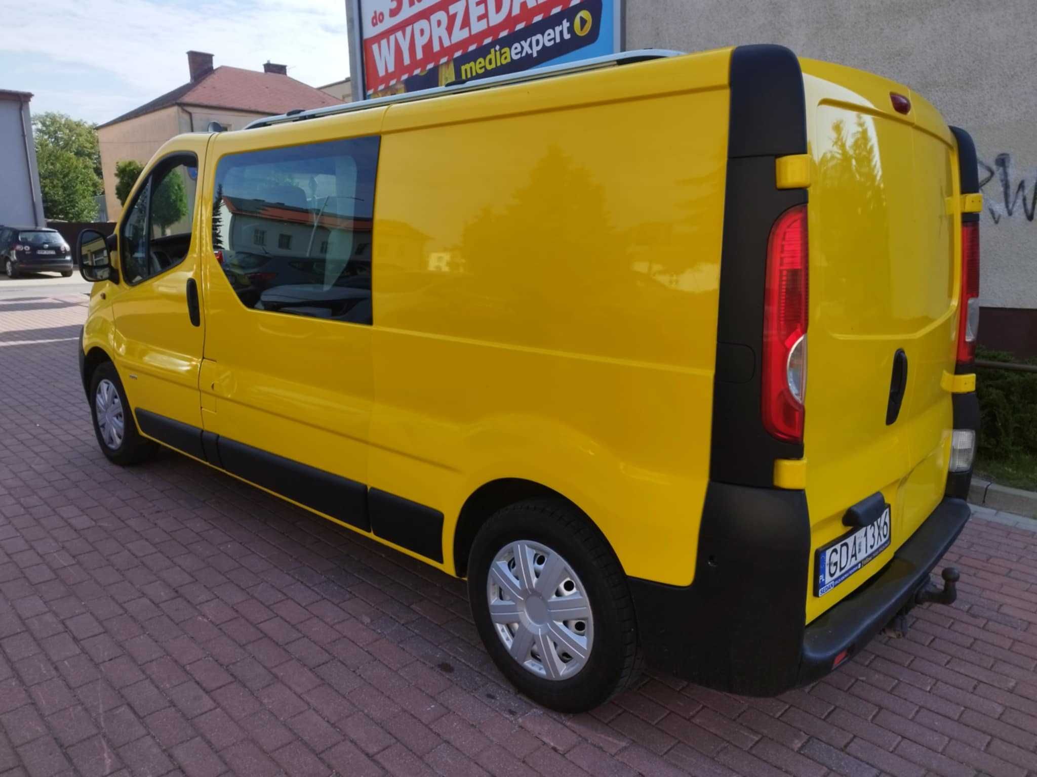 Opel Vivaro 1.9  6 osobowy zadbany