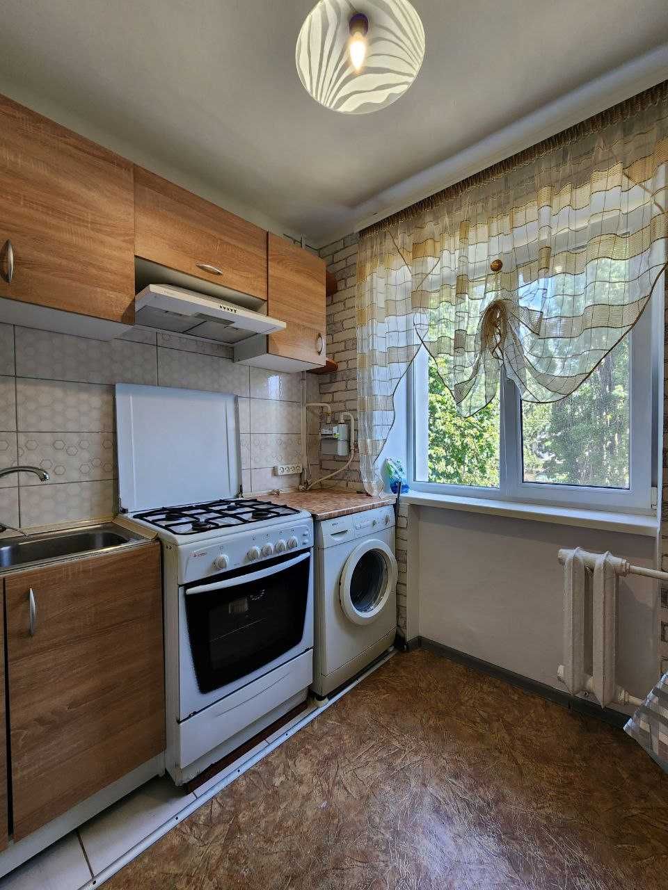Продам 2 кімнатну кв-ру на Криському бульварі  !