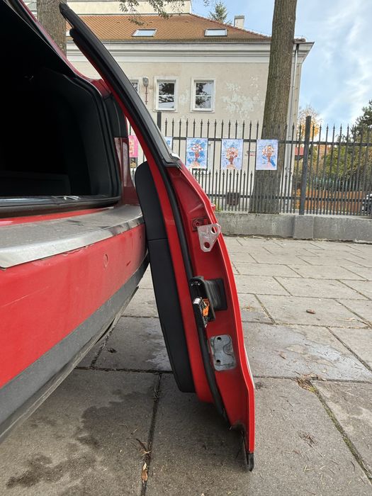 drzwi lewe tylne passat b6 czerwone