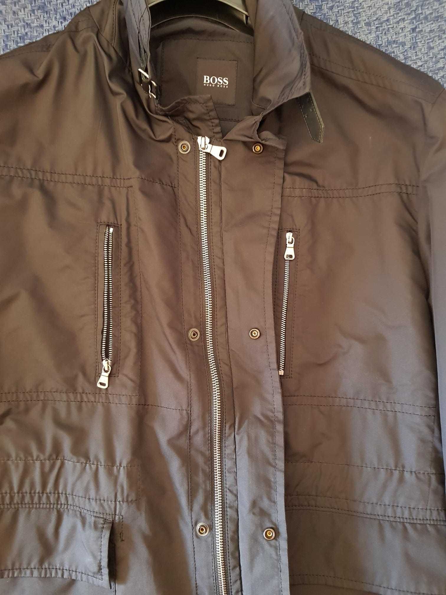 Parka curta Hugo Boss, tamanho 50