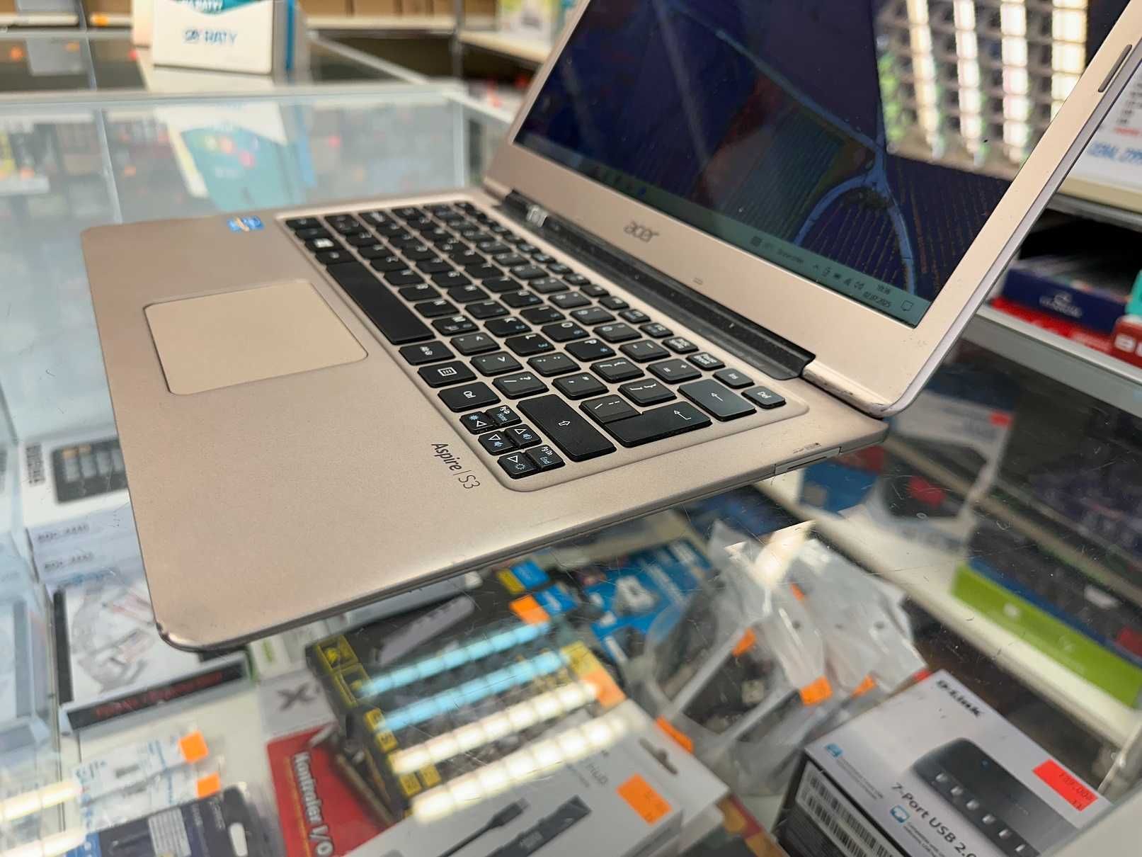 Laptop Acer S3-391 13,3 " Intel Core i3 4 GB / 120 GB Win 10