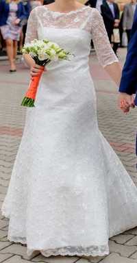 Koronkowa suknia ślubna