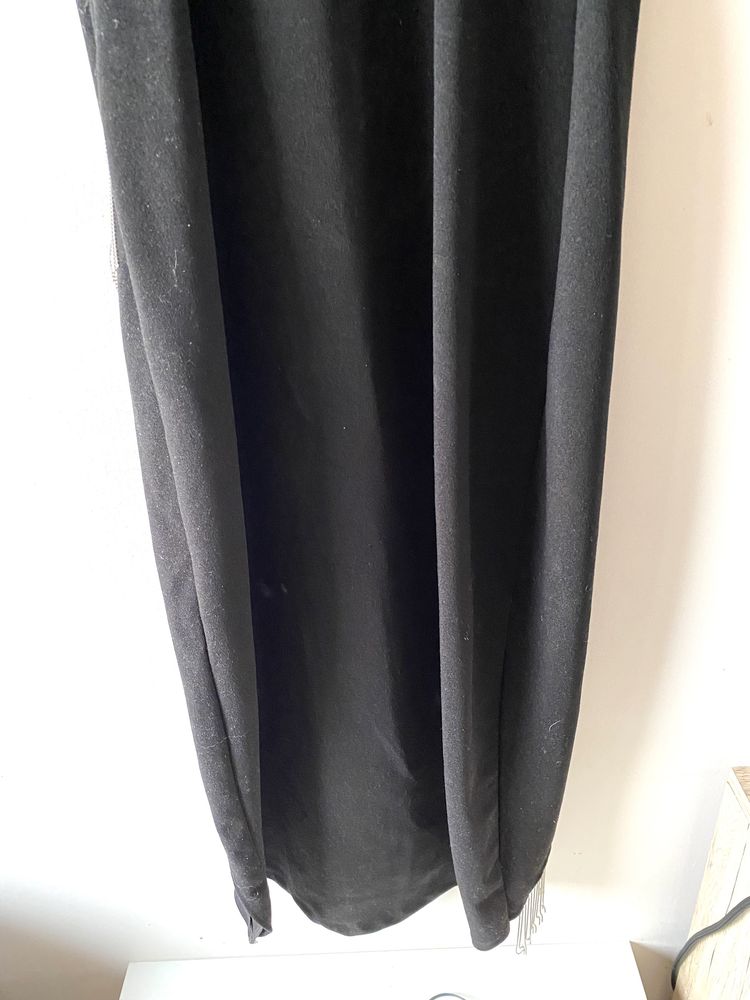 Czarna długa bizuteryjna sukienka cyrkonie