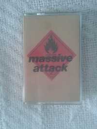 Sprzedam oryginalną kasetę magnetofonową zespołu Massive Attack unikat