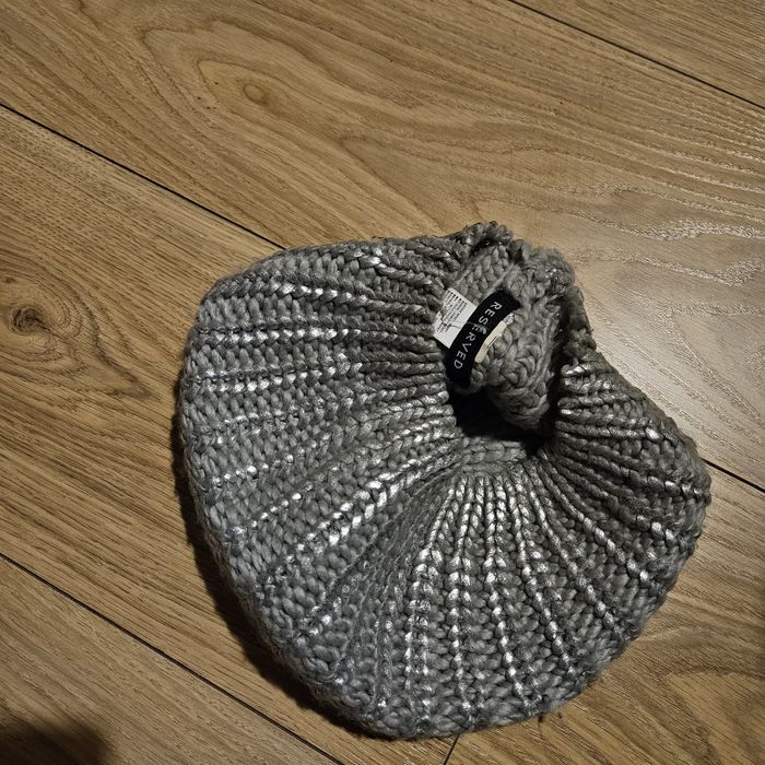 Beret firmy Reserved szaro srebrny