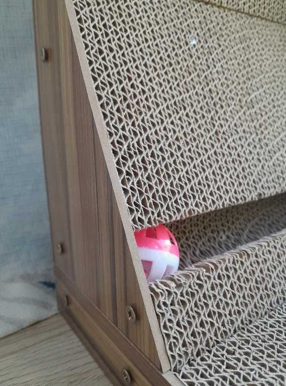 Кутова кігтеточка для котів
