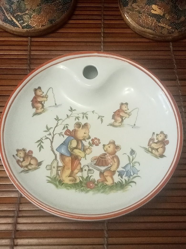 Belo prato de porcelana infantil