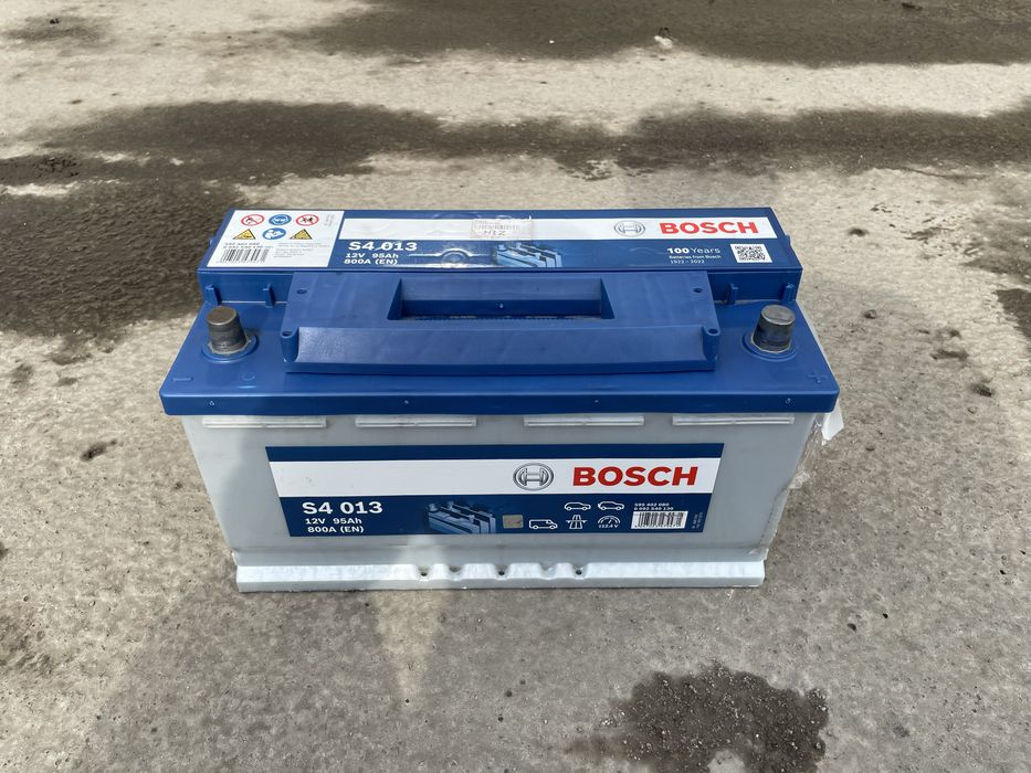 Акумулятор автомобільний Bosch 12v 95Ah S4 013