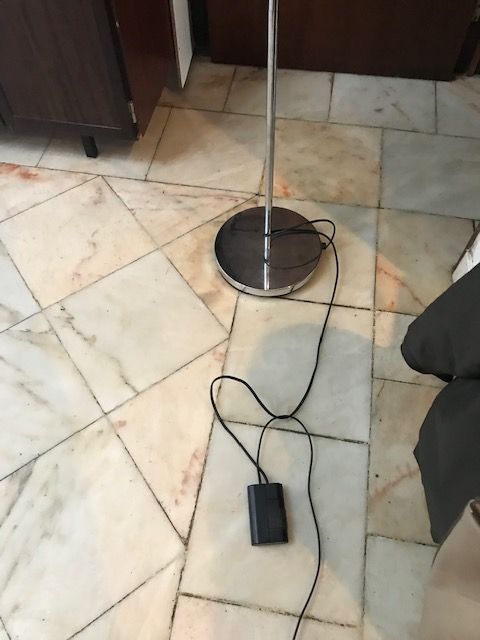 Candeeiro com abajur em tecido da Arboreto