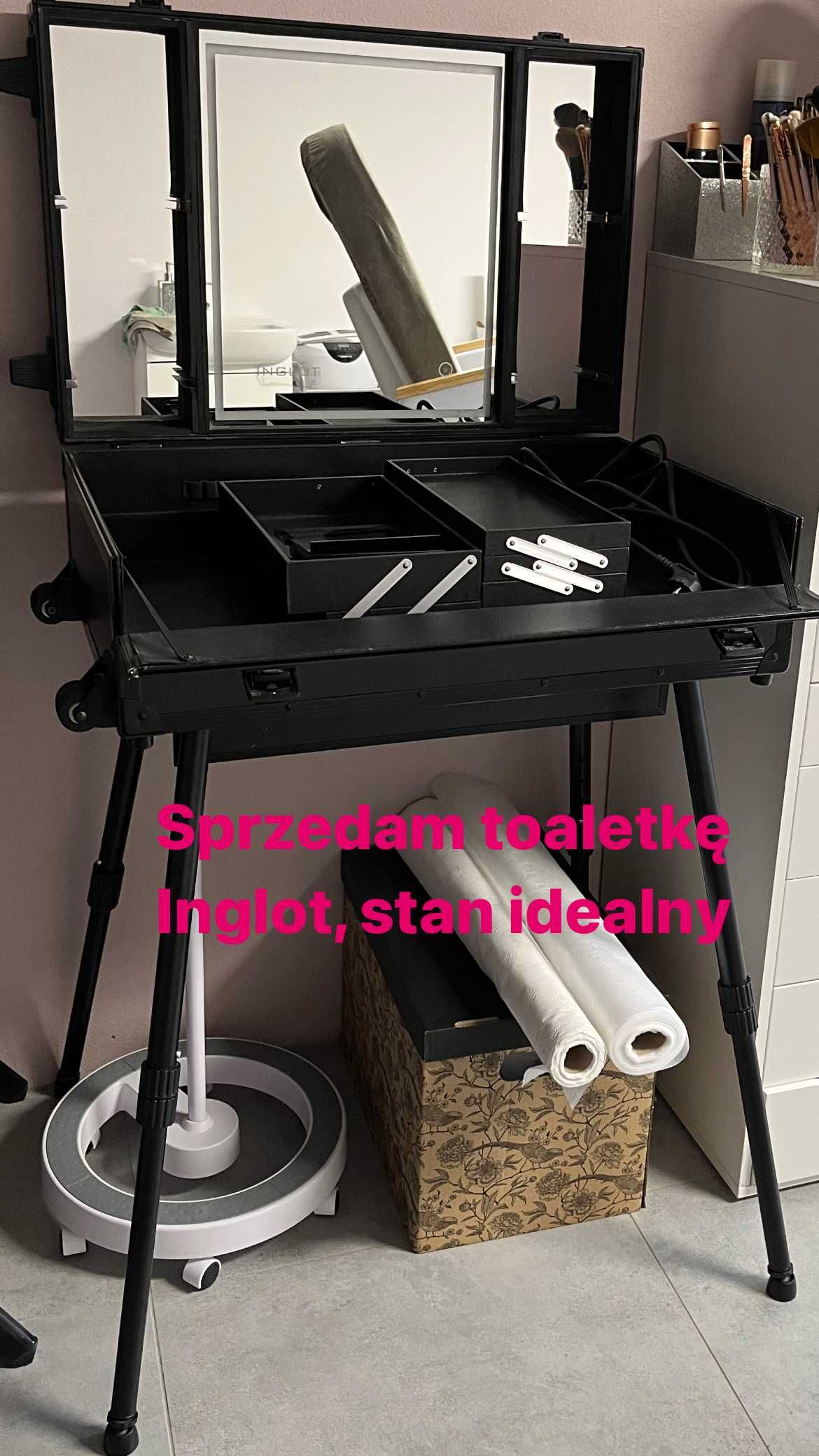 Toaletka Inglot Kufer Kuferek Podświetlana Makeup