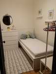 Quarto menina Porto-Areosa. Próx. Polo Univ/Hosp S.João. BUS na porta