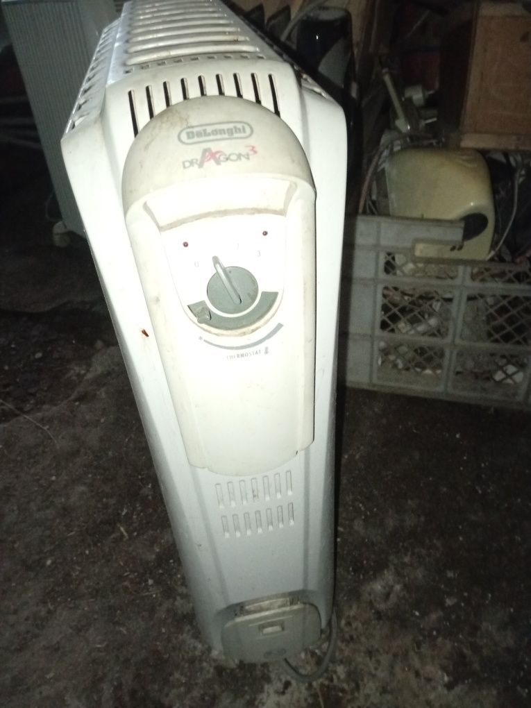 Продам маляний обігрівач Delonghi Dragon3