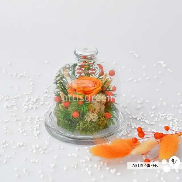 Оранжева долговечная роза в мини-колбе. Вечная роза