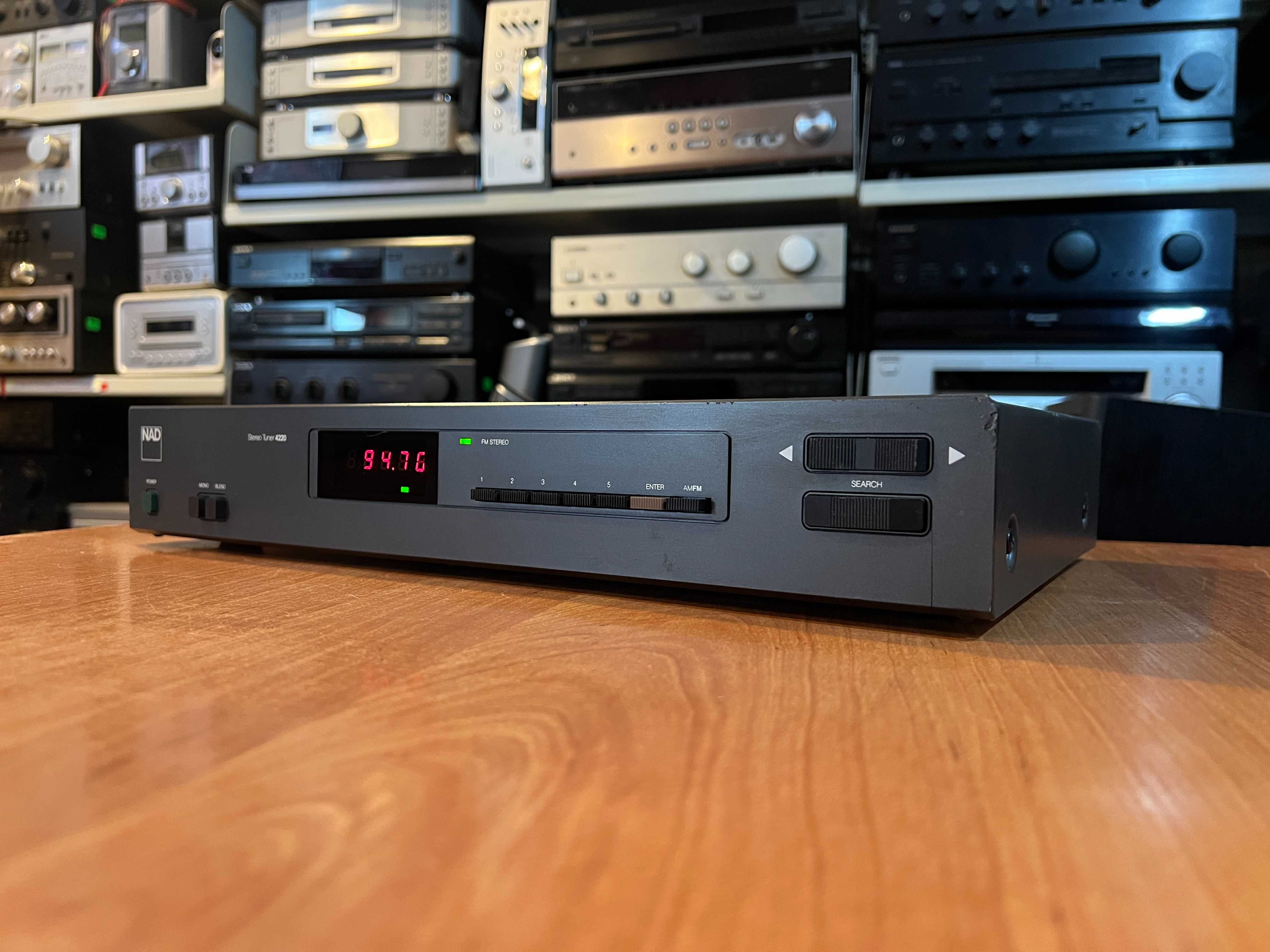 Tuner radiowy NAD 4220 Audio Room