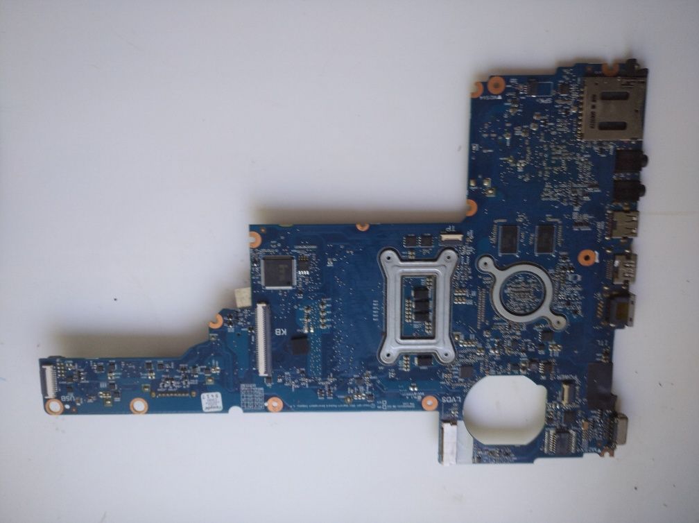 Продам материнську плату HP Pavilion 2000-2d92er ТОРГ!