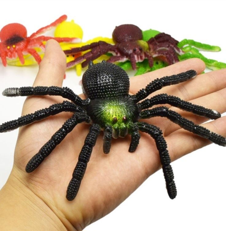 Zabawka pająk gumowy Realistyczny