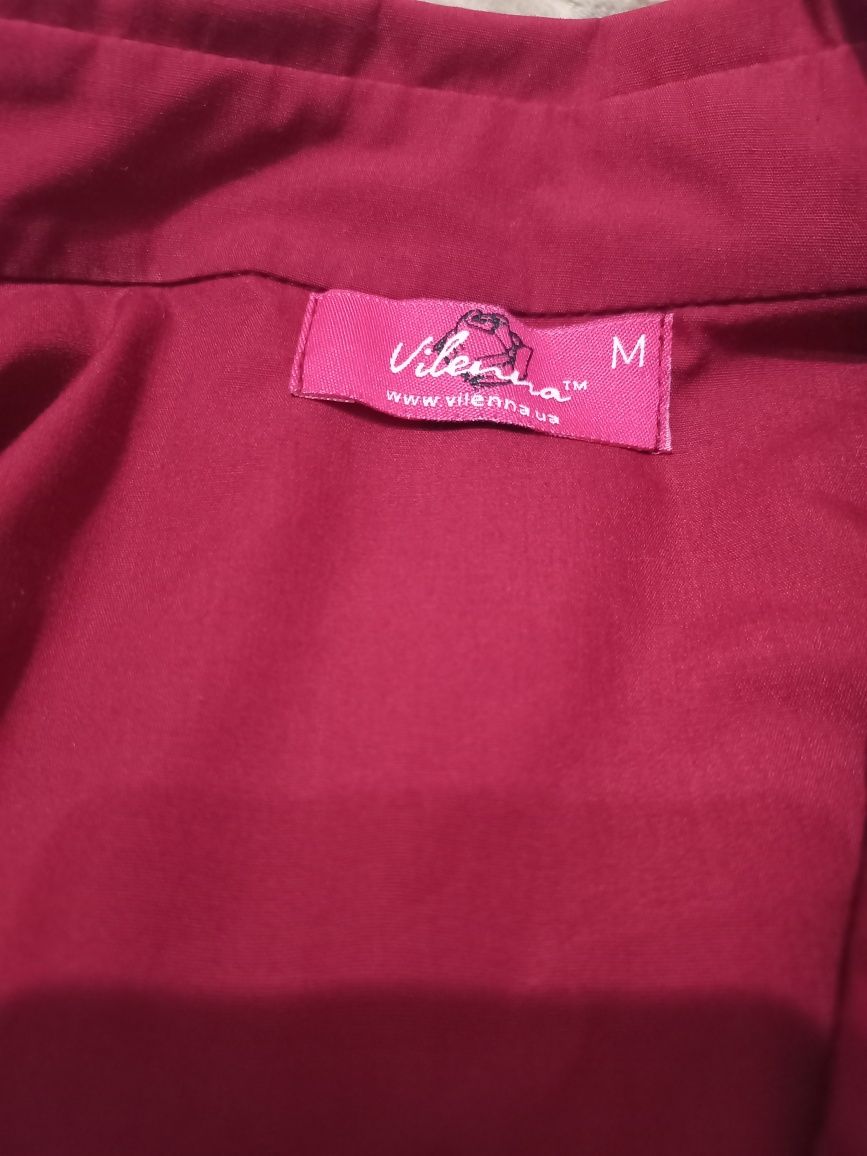 Жіноча блузка бордового кольору