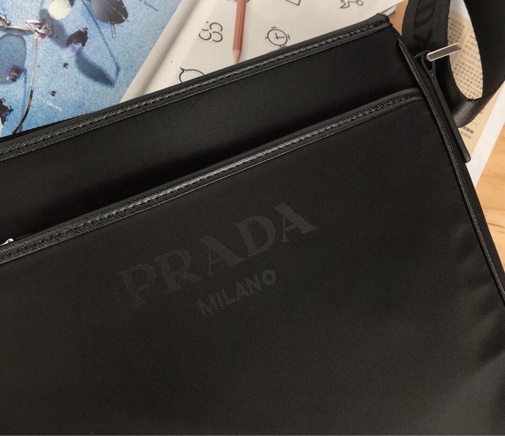 Нейлонова сумка Prada 2VH797 чорна loro louis чоловіча lacoste ami