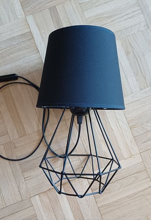 Lampka nocna, czarna
