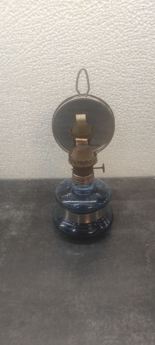 Lampa naftowa w kolorze niebieskim z lustrem PRL