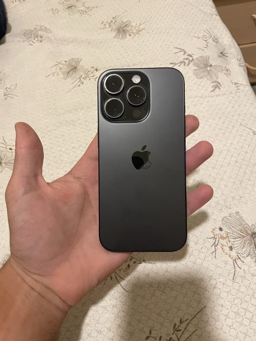 Iphone 16 pro 128gb, bateria 100%, esta muit novo, pouco tempo de uso.