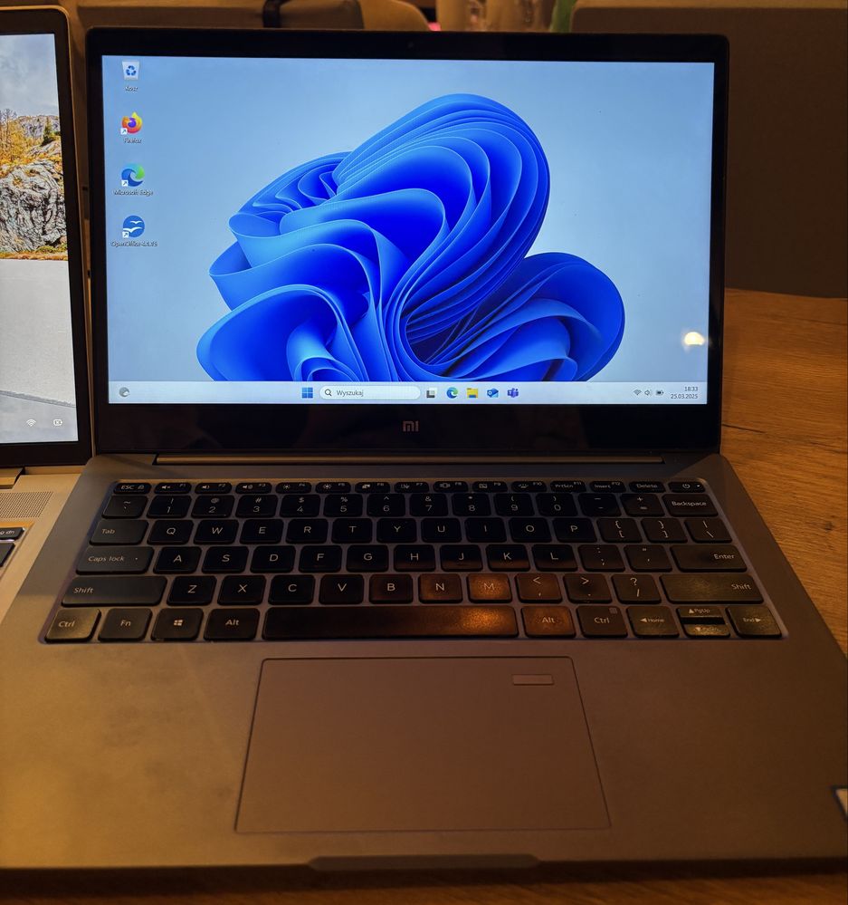 Laptop MI Xiomi Intel core z Windows 11 Home