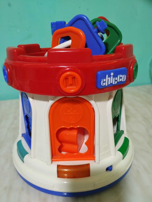 Chicco Музична Іграшка сортер замок з фігурками